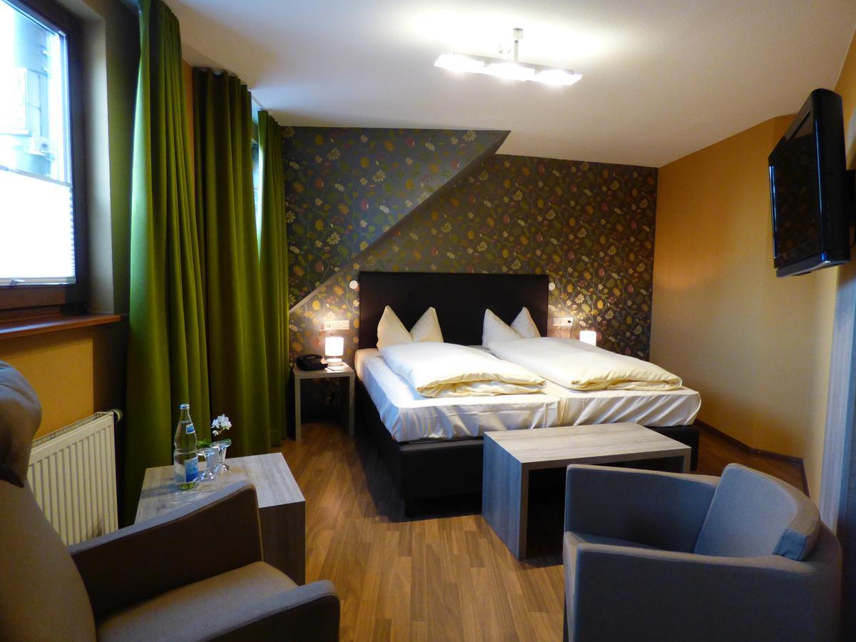 Zum Kronprinzen Hotel Garni Weyher Exterior photo